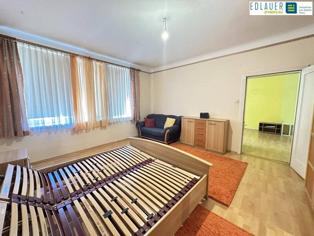 Schlafzimmer (2)