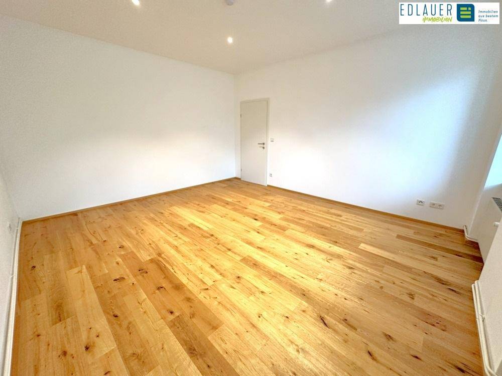 Schlafzimmer (2)