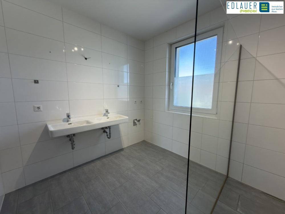 OG Badezimmer (1)