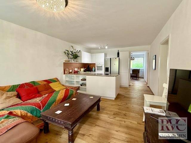 Wohnzimmer mit Küche