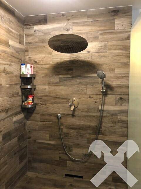 Dusche im Wellnessbereich