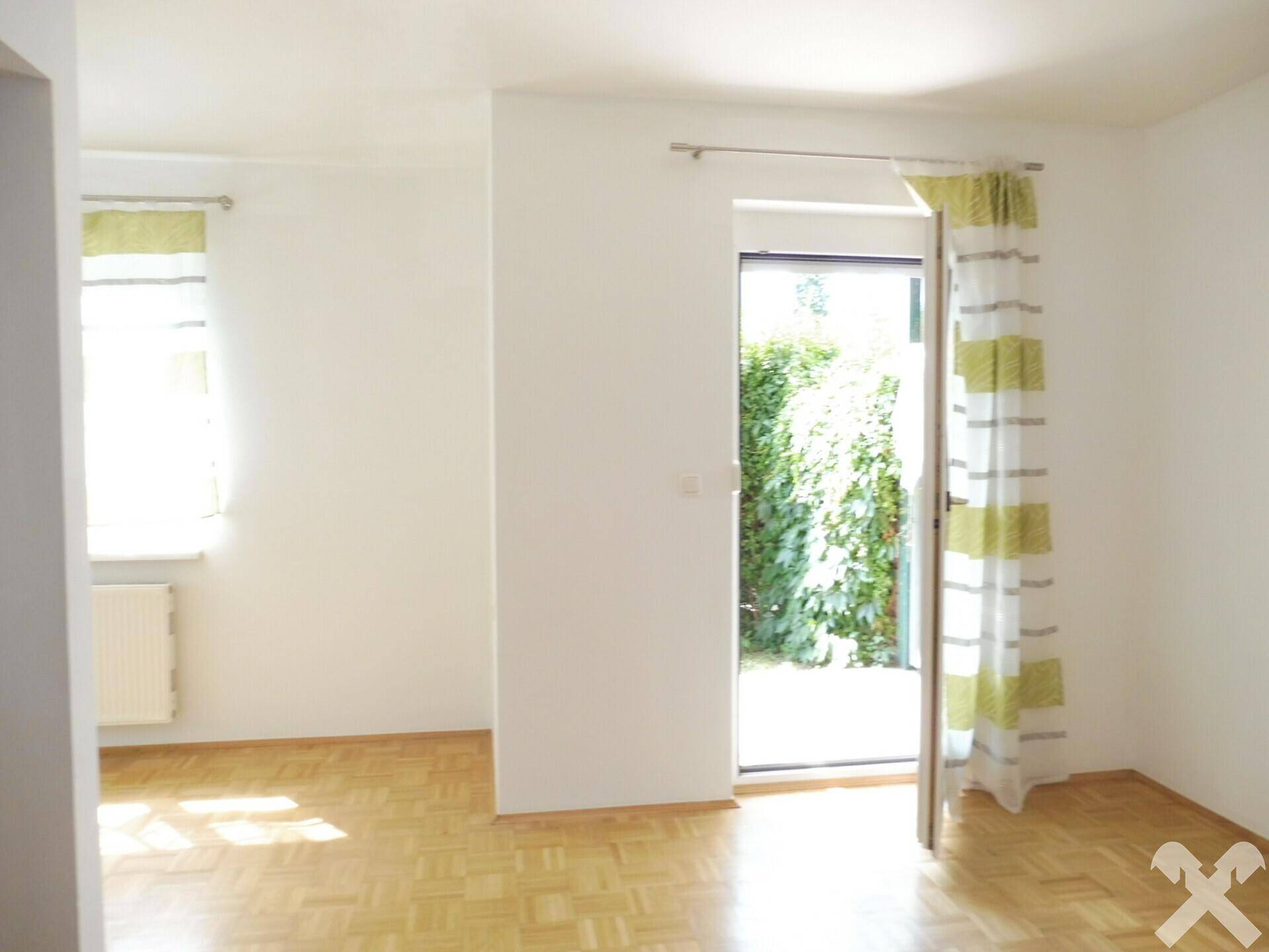 Wohnzimmer mit Terrassenausgang