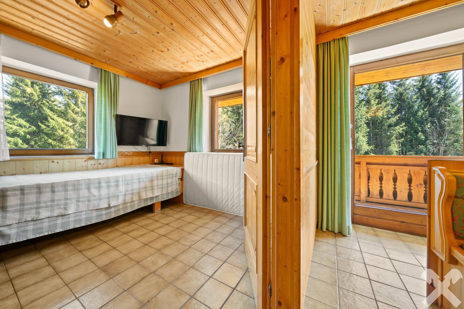 Schlafzimmer 1