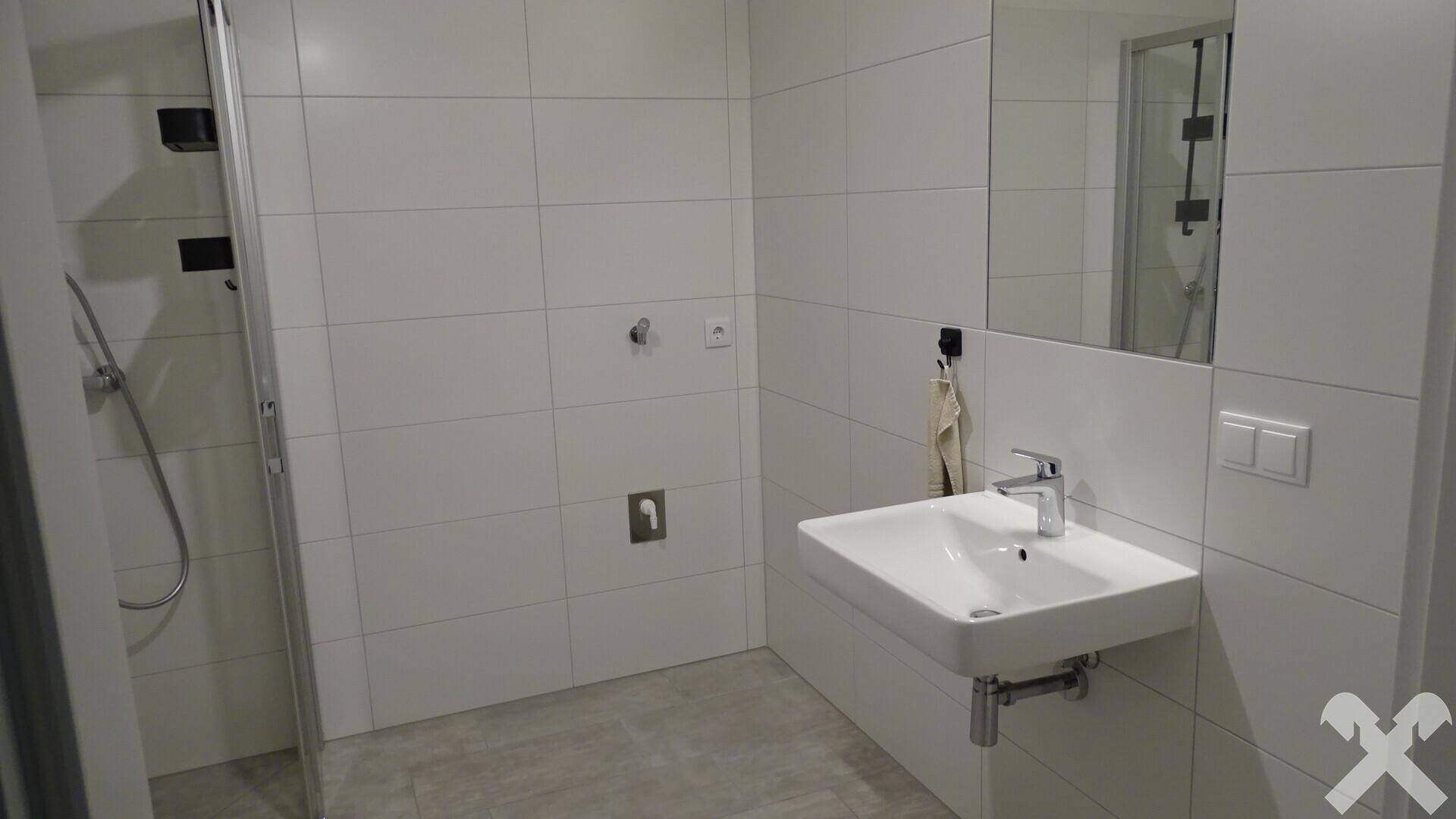 Bad mit WC und Dusche