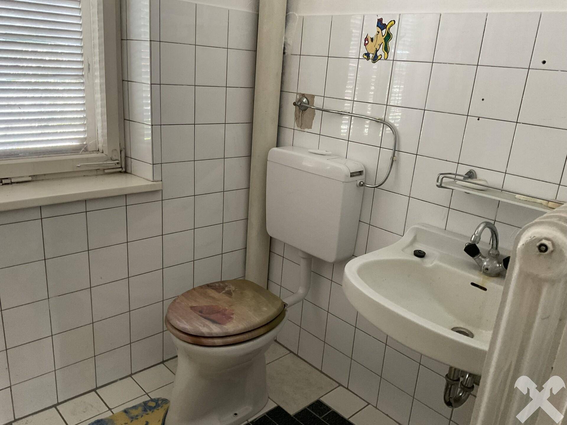 Bad mit WC und Dusche OG