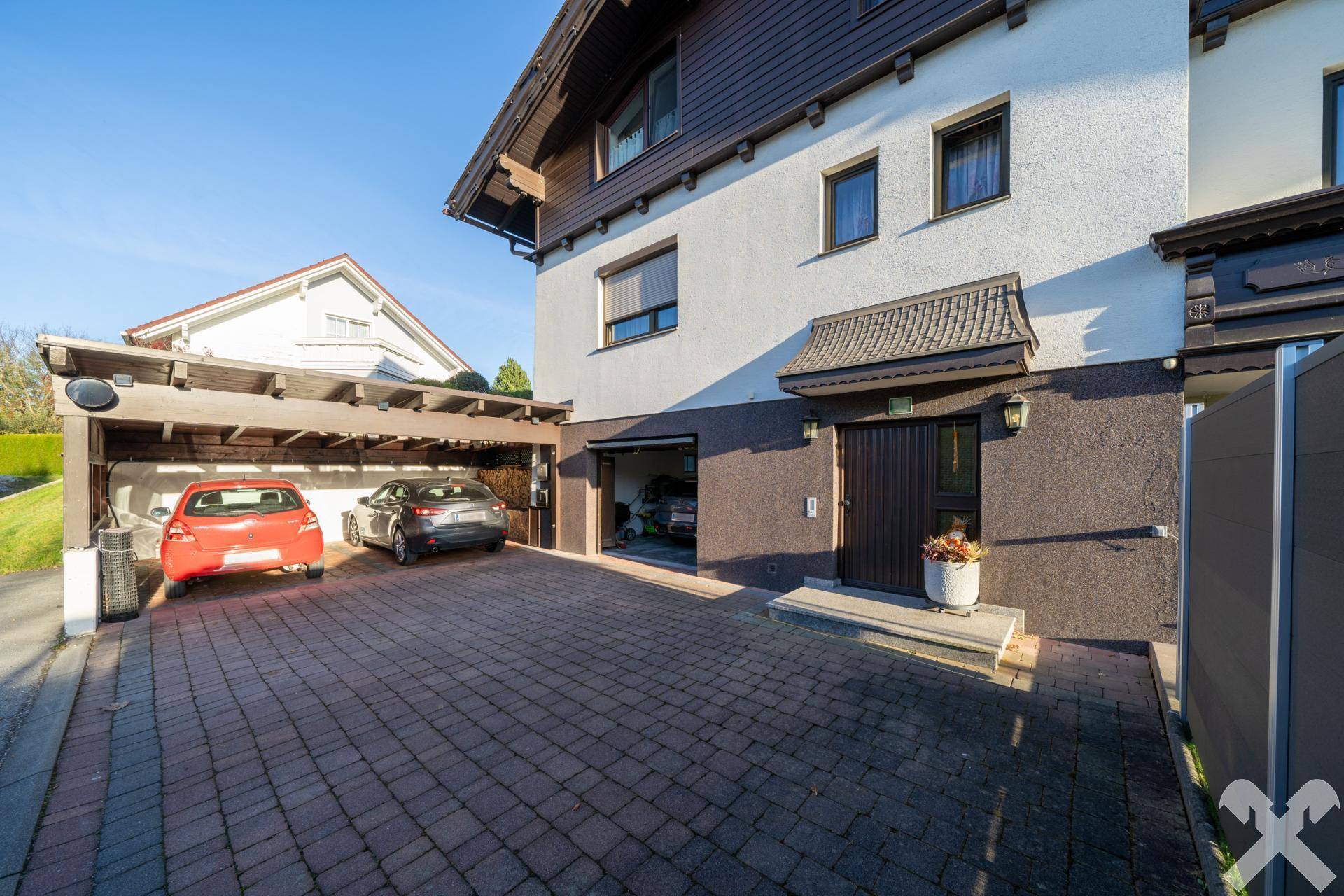 Garage und Carport