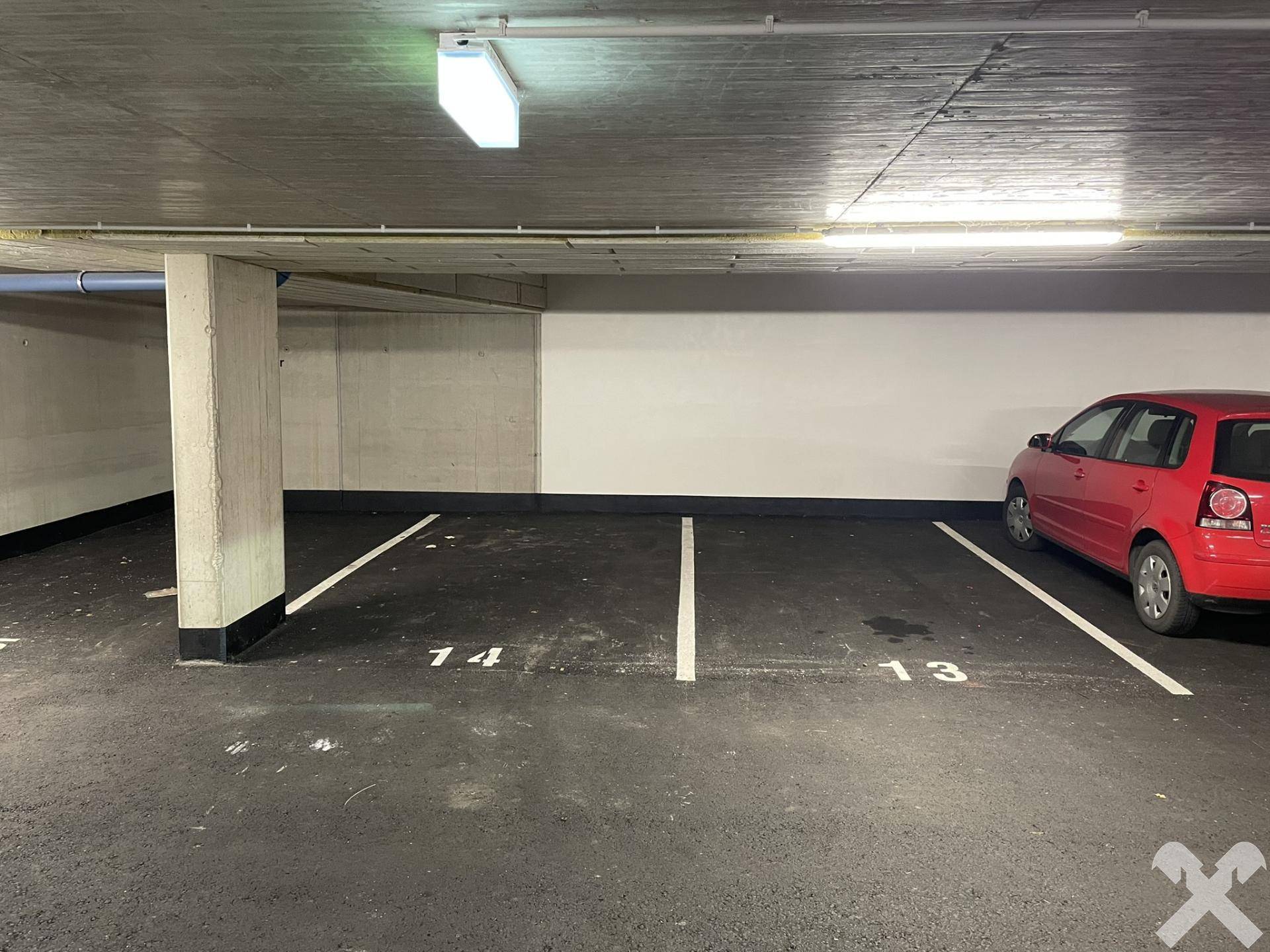 2 Tiefgaragenplätze