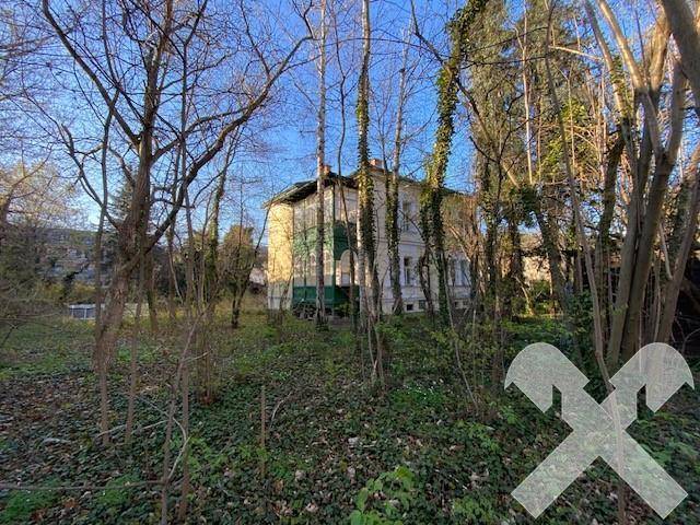 Villa Rückseite