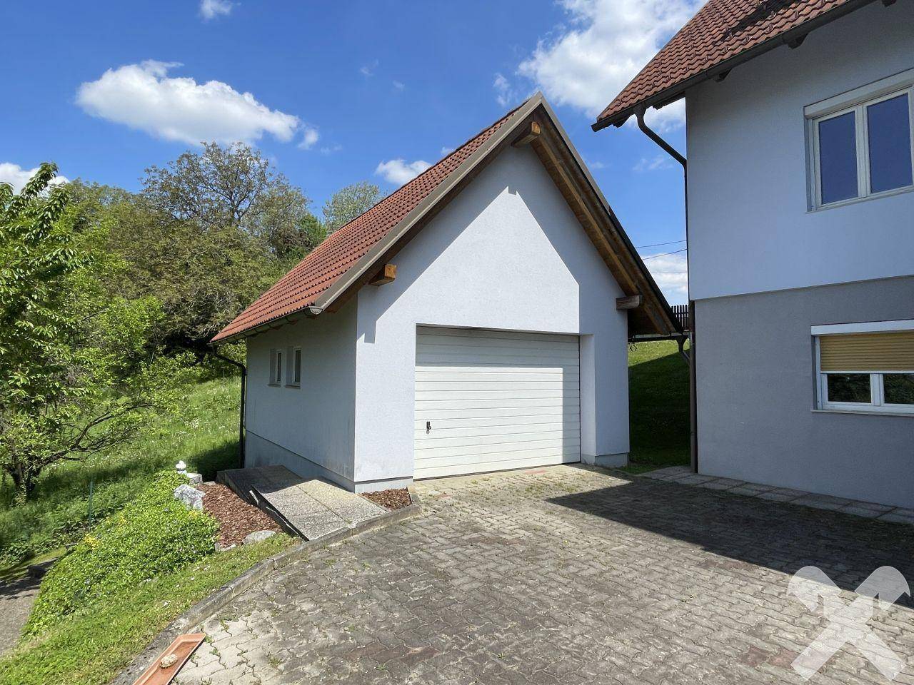 extra Garage