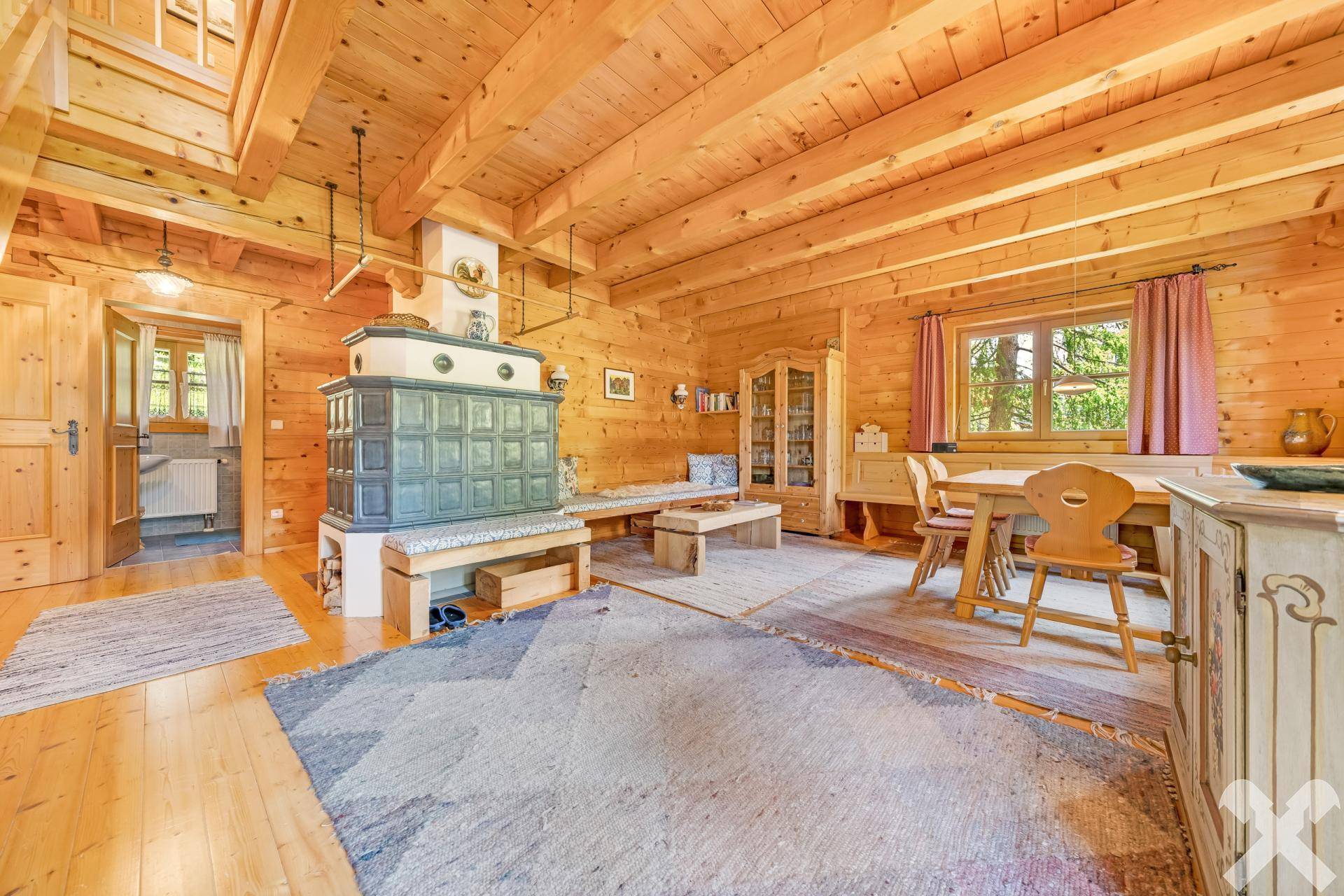 Wohnzimmer Erdgeschoss mit Kachelofen