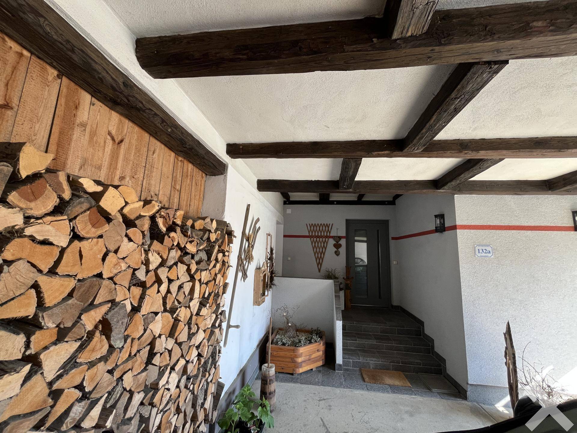 Haus 1 überdachter Eingangsbereich
