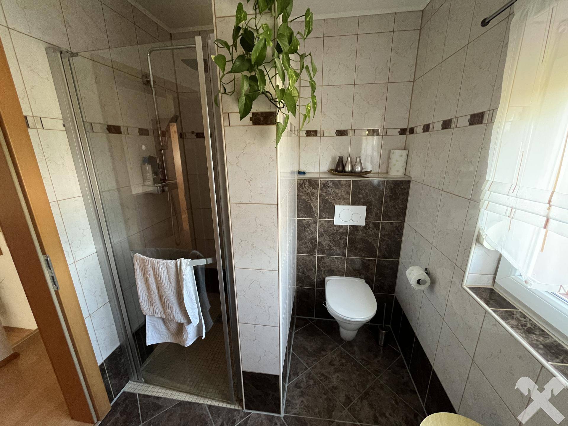 Haus 1 Bad mit WC