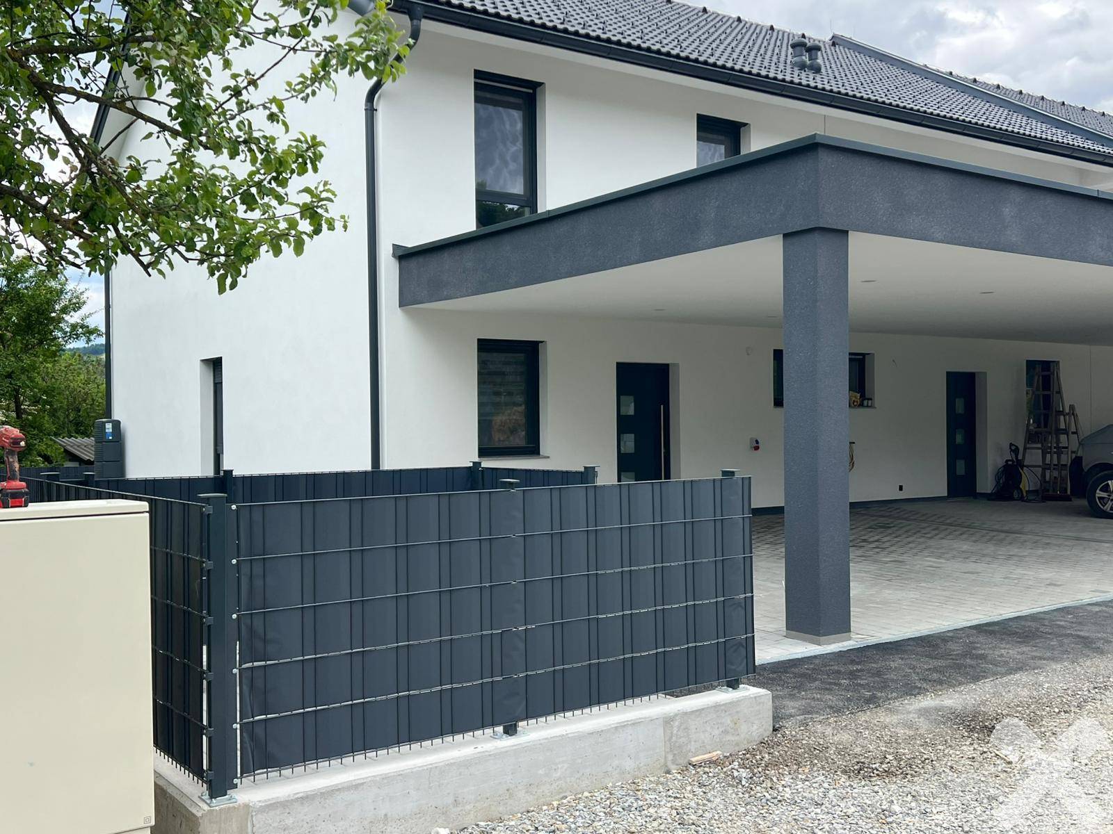Zufahrt Carport Eingang