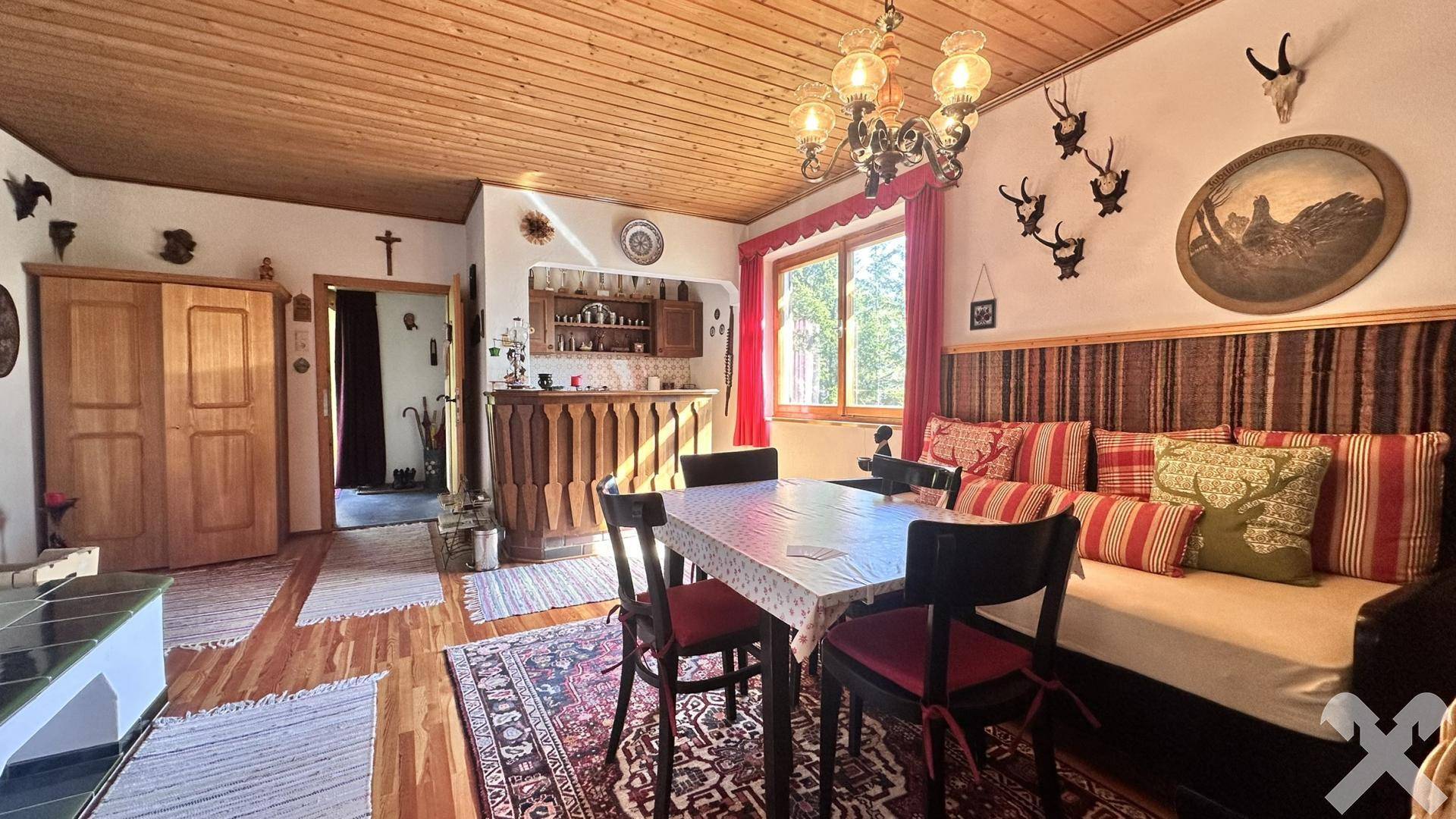 Wohnraum und Bar