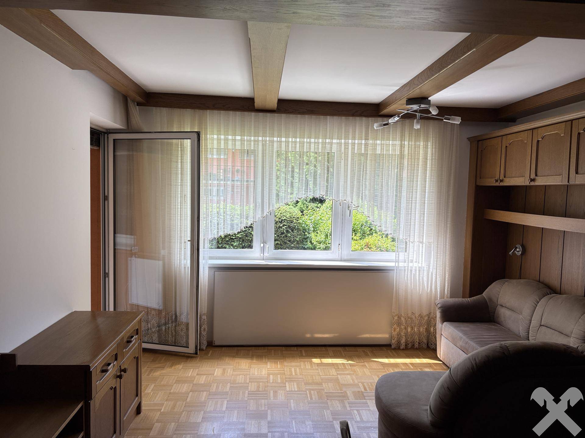 Wohnzimmer mit Zugang Balkon