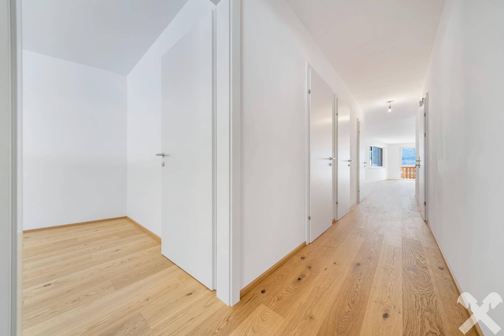 Schlafzimmer und Flur