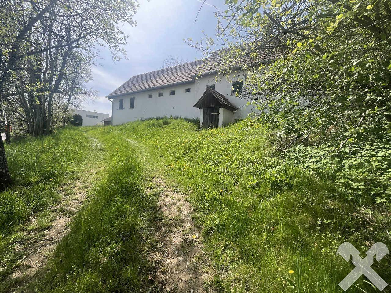 Zufahrtsweg zum Kellerstöckl