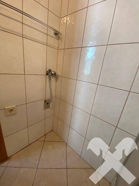 Badezimmer mit WM-Anschluss