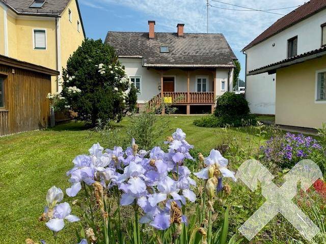 Haus gartenseitig