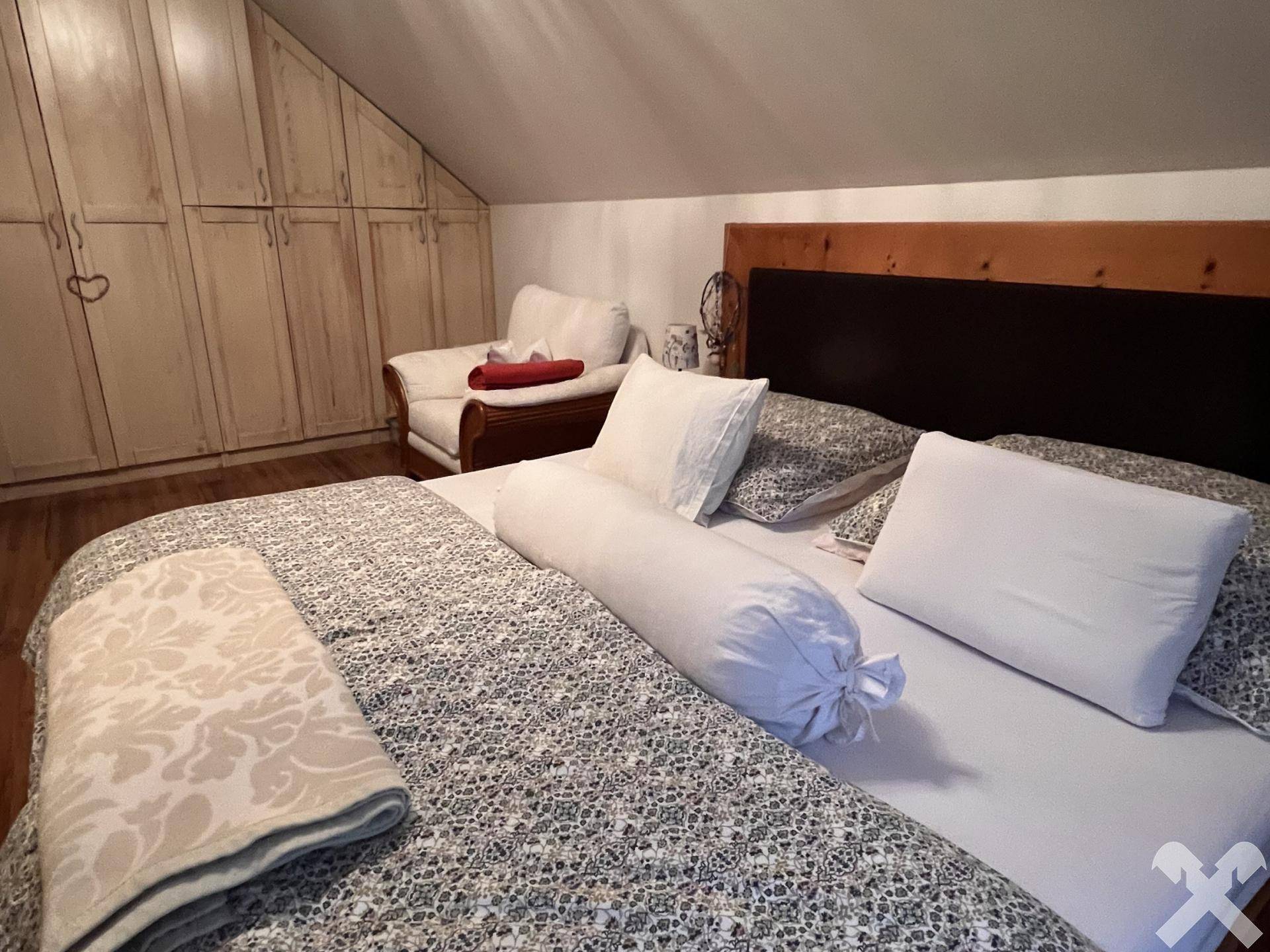 Schlafzimmer 1