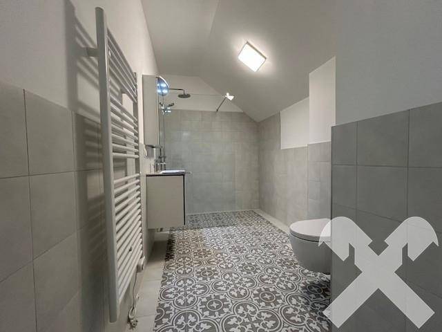 Badezimmer und WC