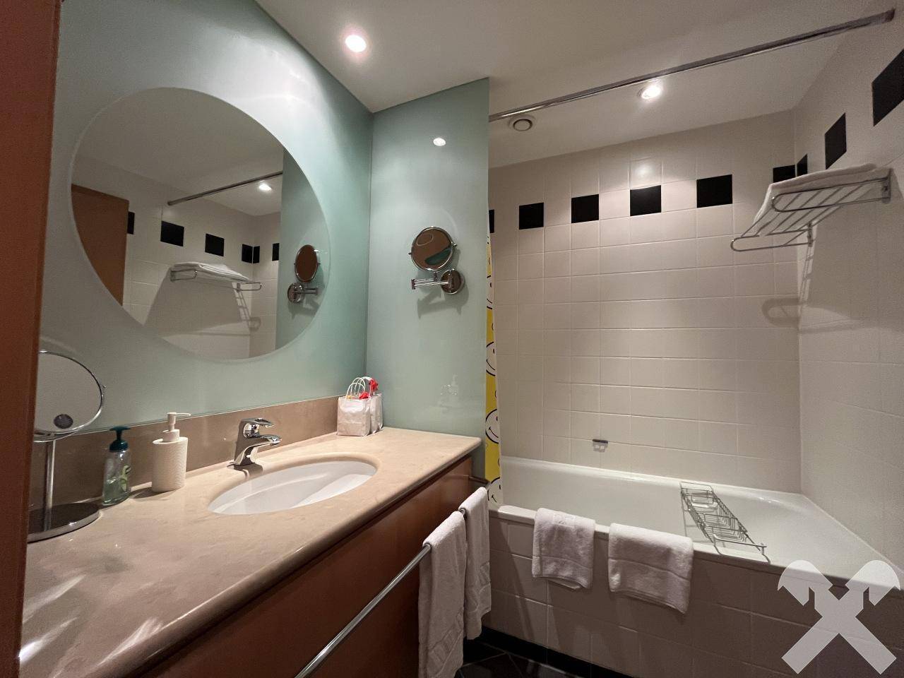 Badezimmer mit Wanne