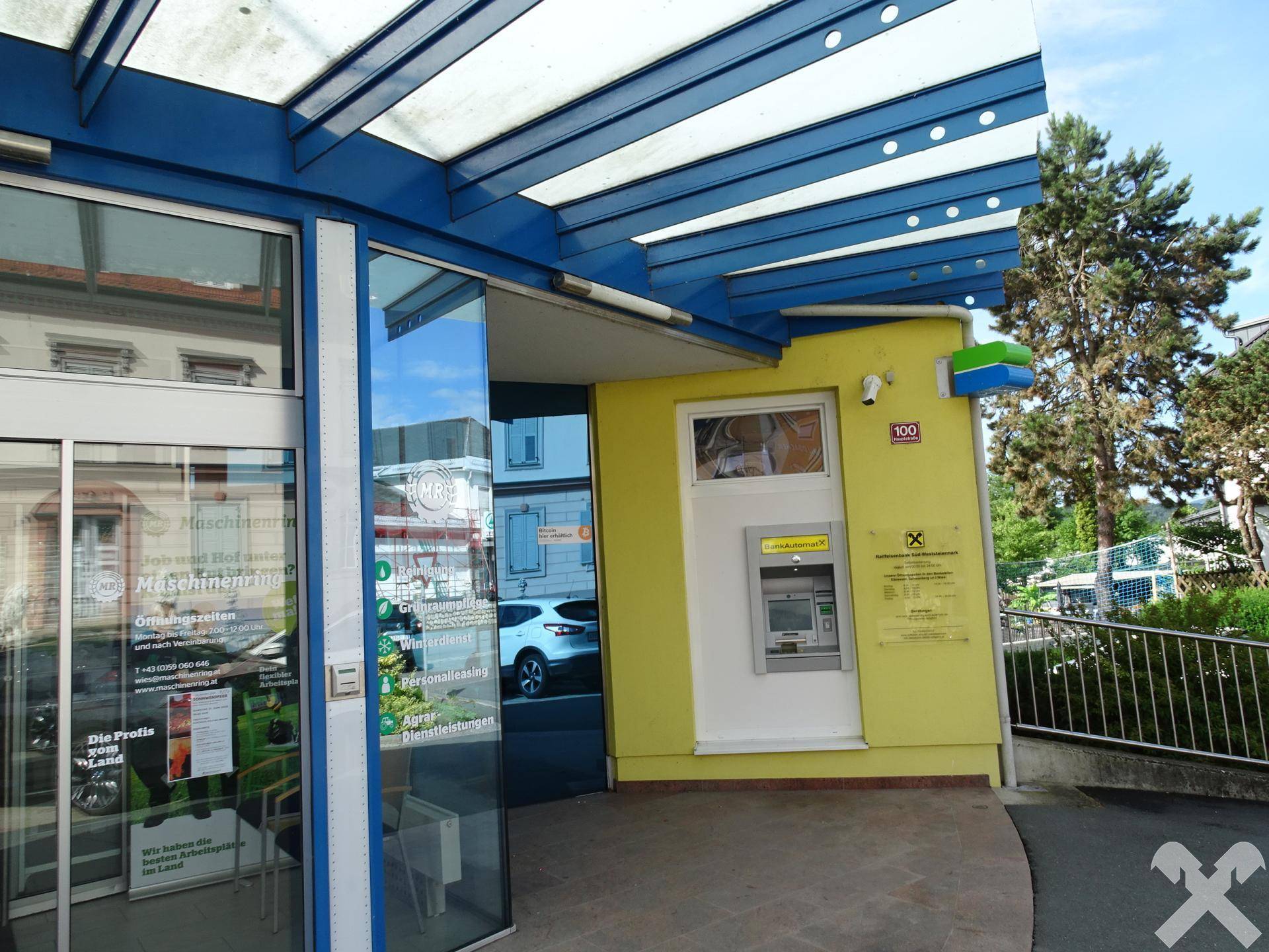 Eingangsbereich Bankomat