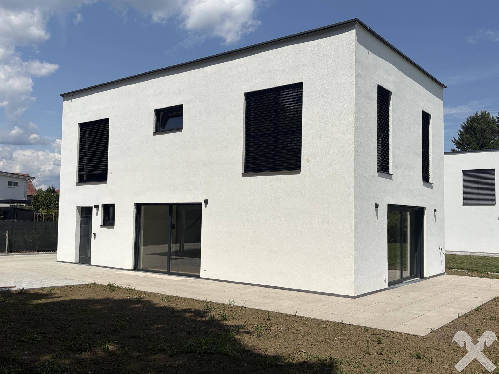 Vorderansicht mit Zugang auf die Terrasse