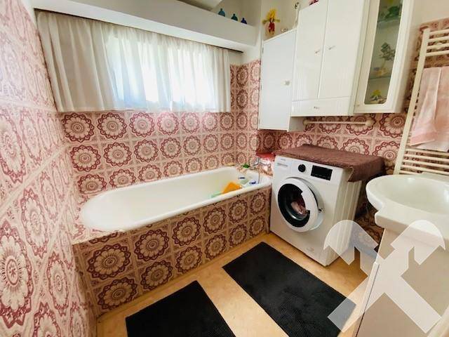 Bad mit Badewanne