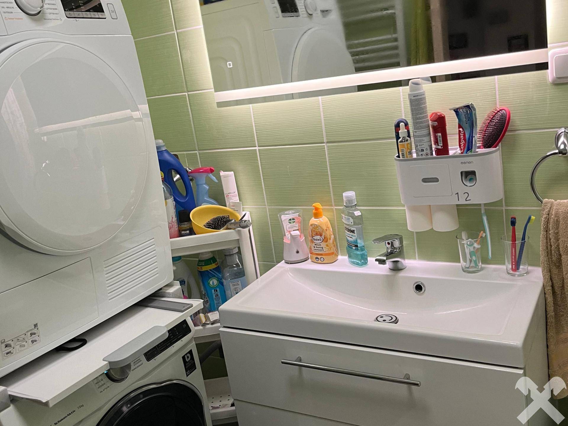 Badezimmer mit Dusche