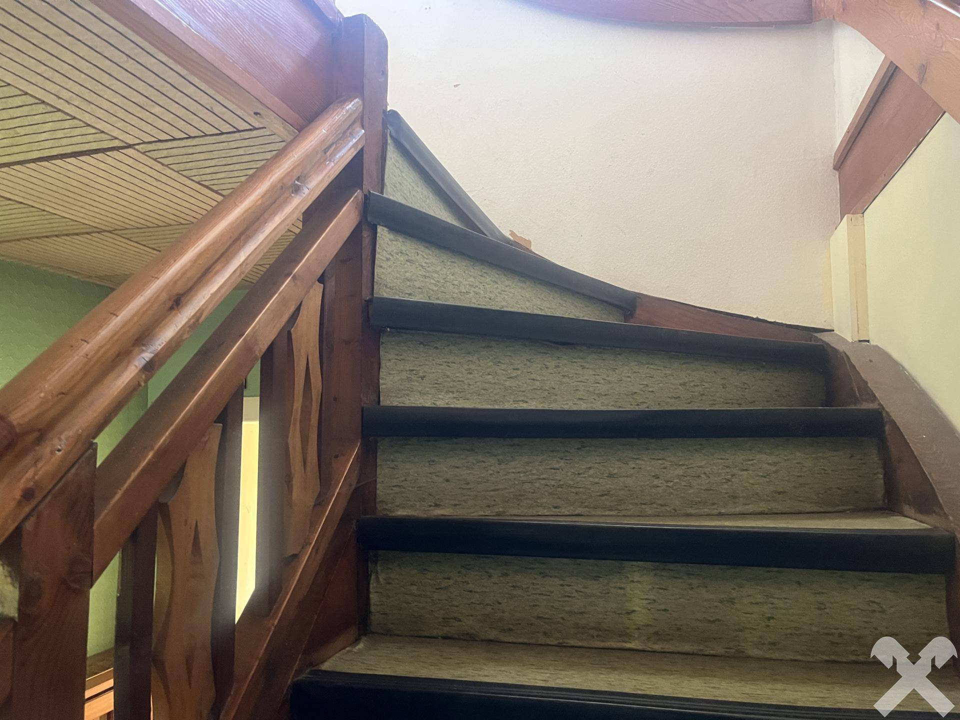 Treppe ins Obergeschoss