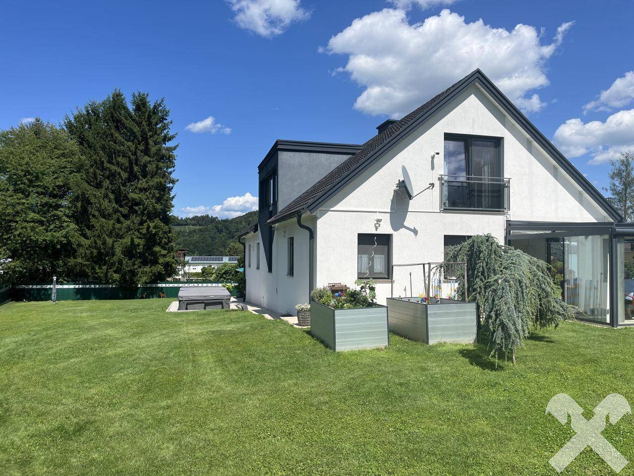 Wohnhaus und Garten