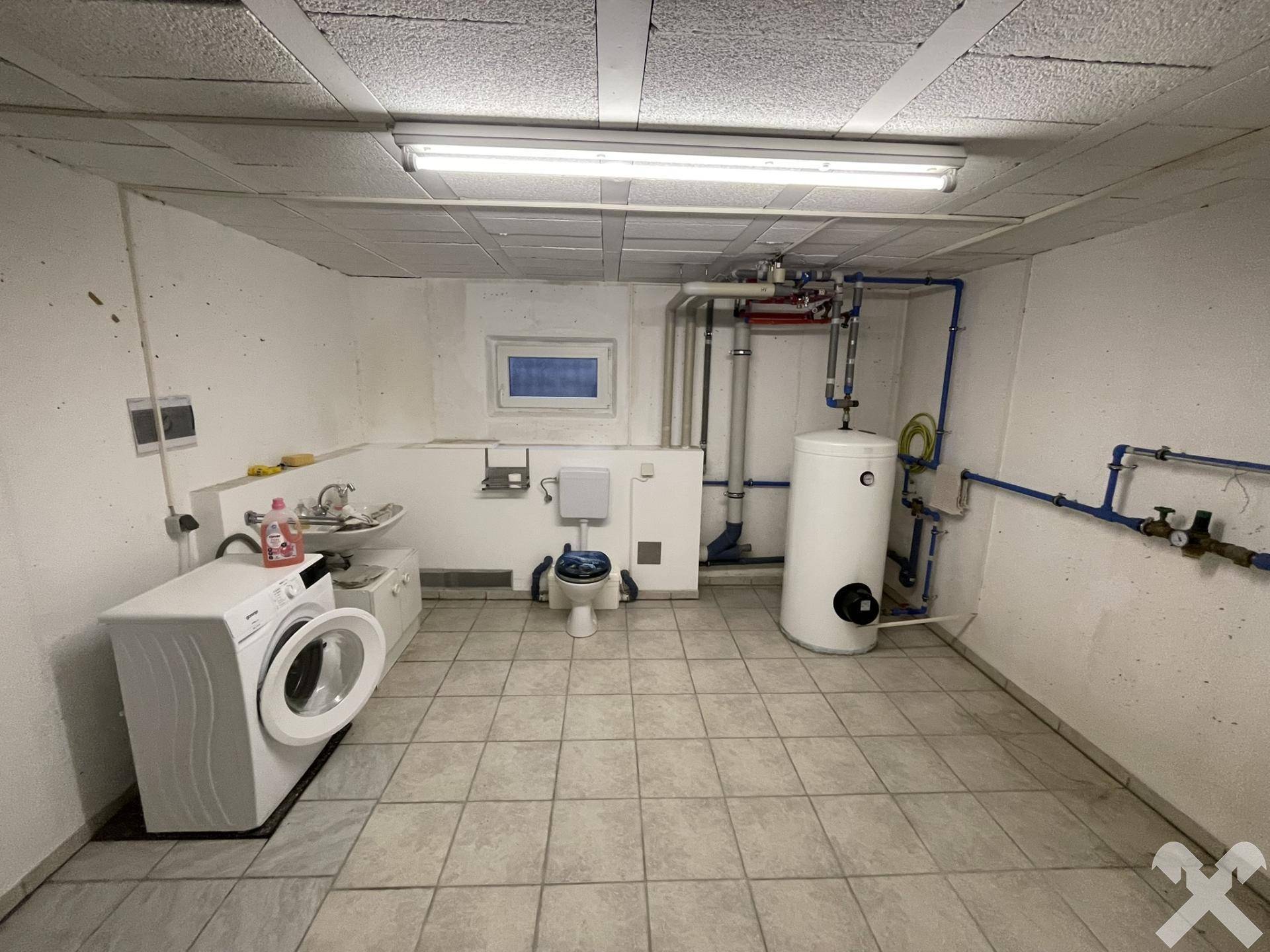 Keller / Waschküche mit WC