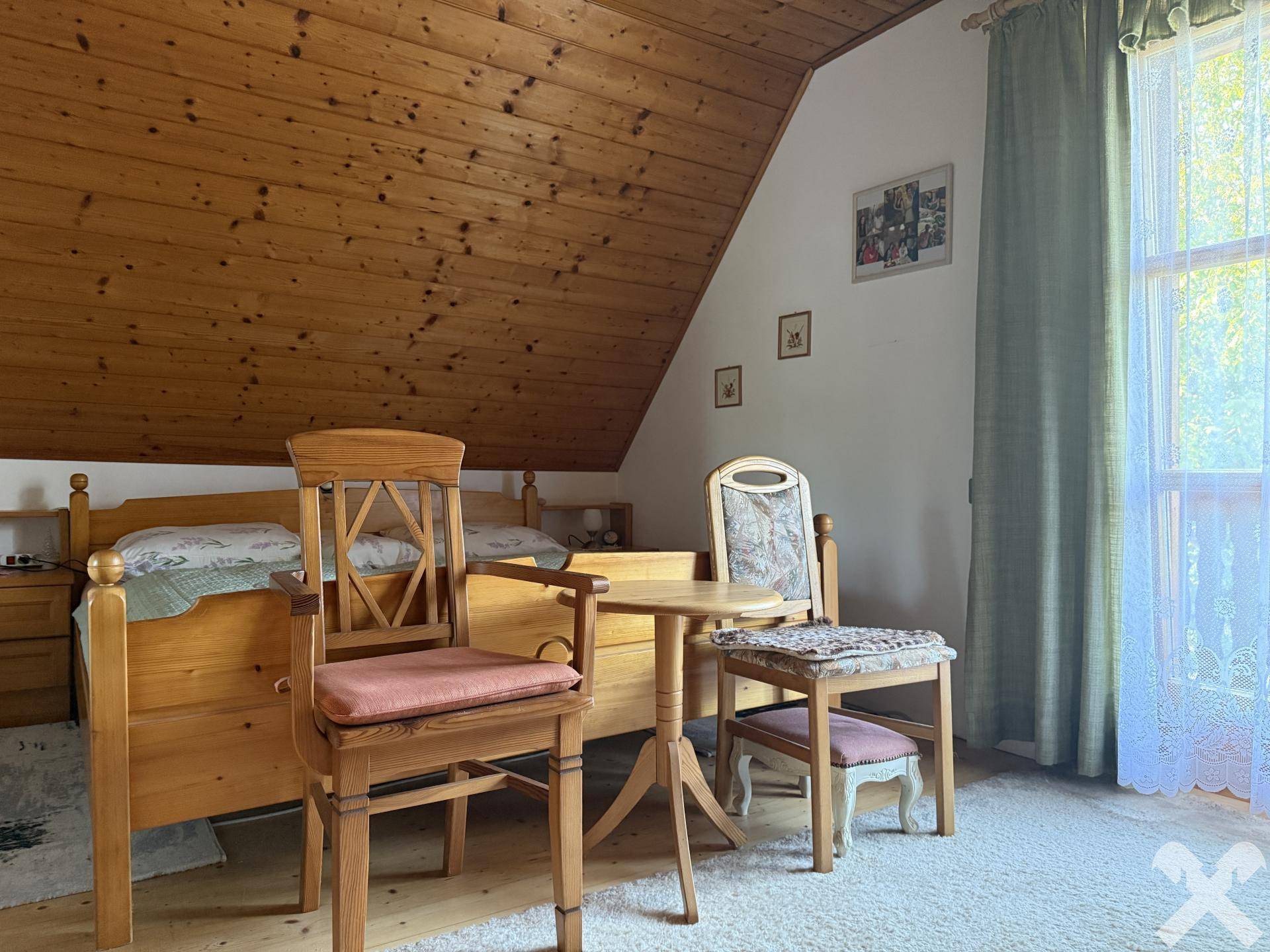 Schlafzimmer mit Balkon