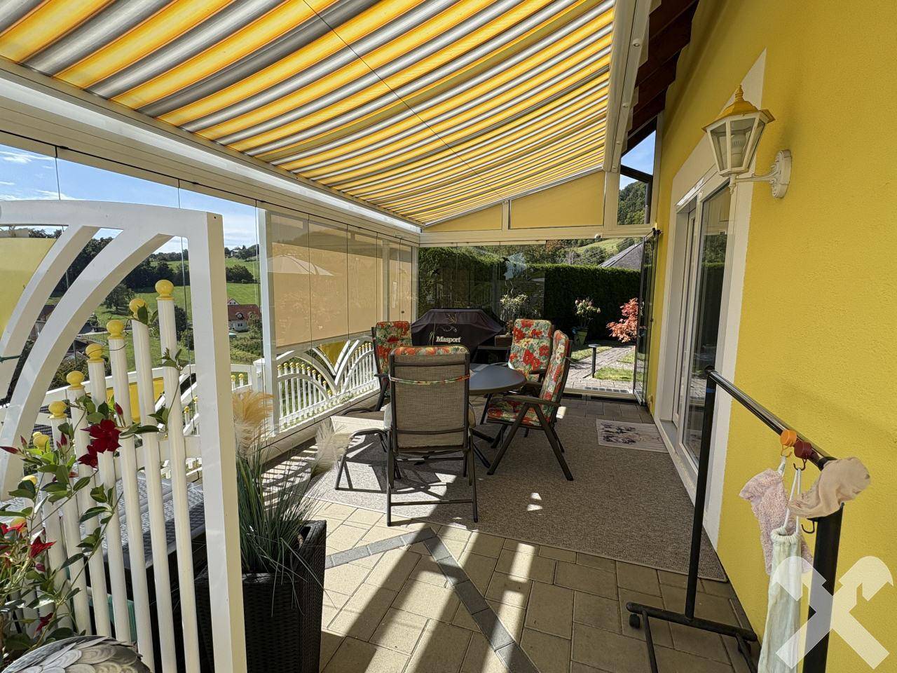 überdachte Terrasse