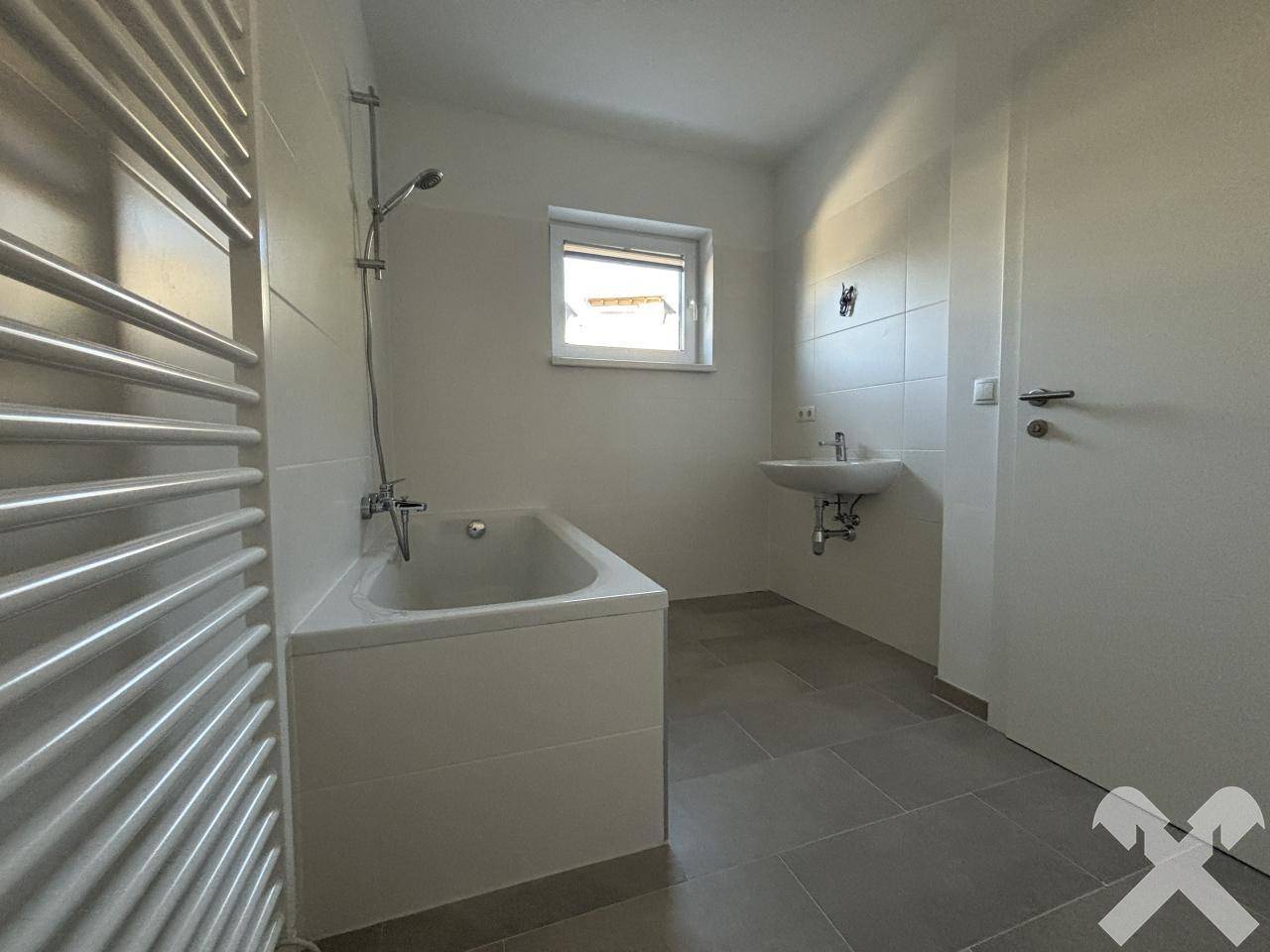 Badezimmer mit Badewanne