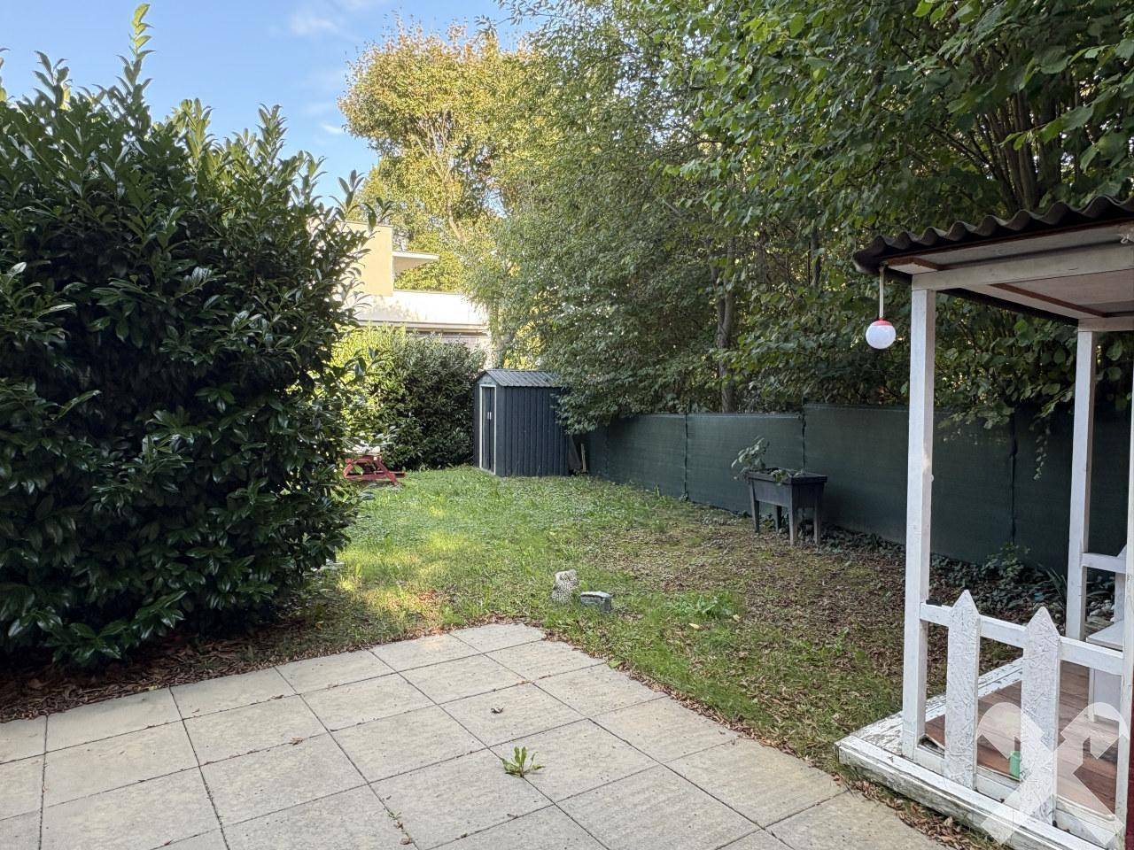 Terrasse mit Garten