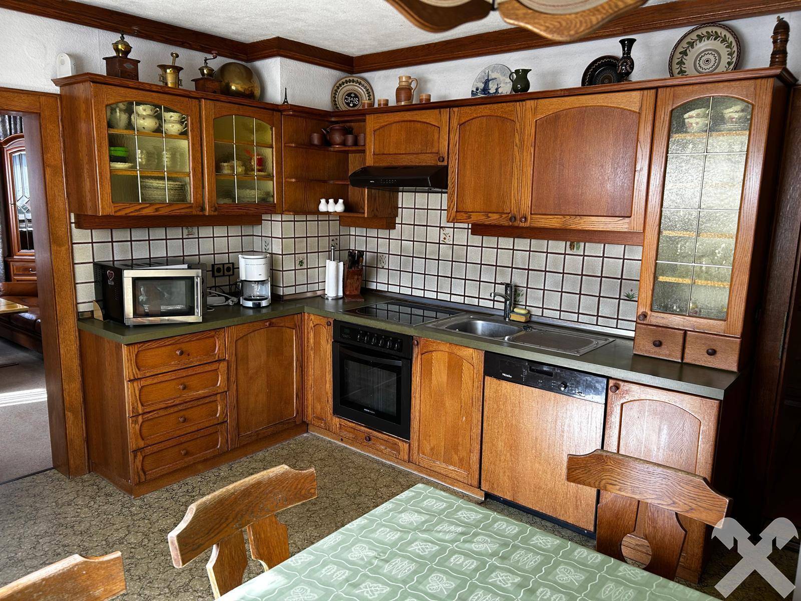 Küche mit Essbereich