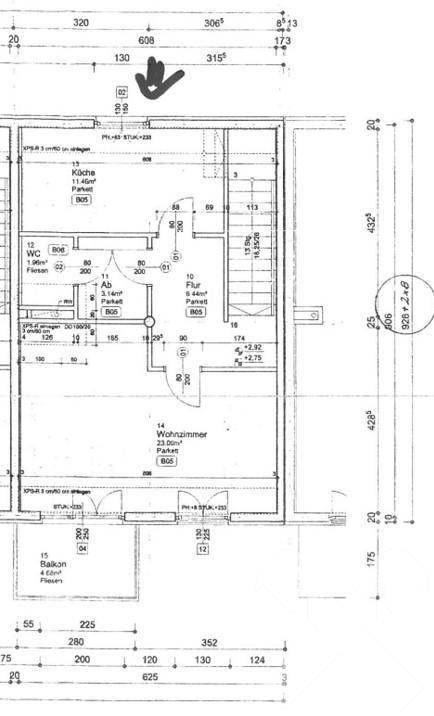 Grundrissplan mit Küchen-, Wohnzimmer- und Balkonbereichen.