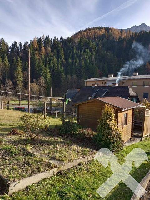 Gartengrundstück mit Gartenhütte