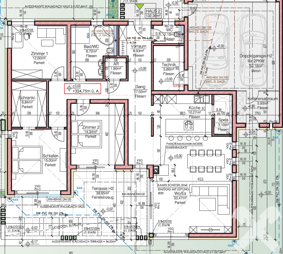 Detaillierter Grundriss eines Hauses mit Doppelgarage, Terrasse und mehreren Zimmern.