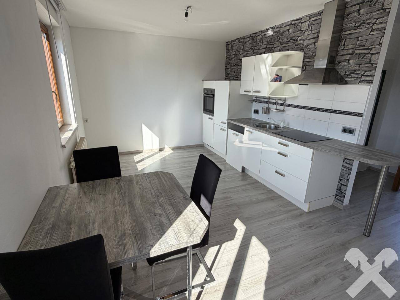 Helle Maisonettenwohnung mit großer Terrasse - Widok 6