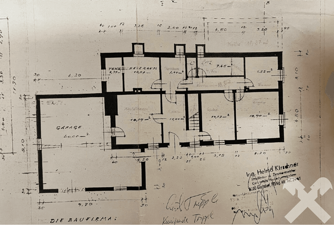 Grundriss des Untergeschosses mit Garage, Heizraum und weiteren Räumen.