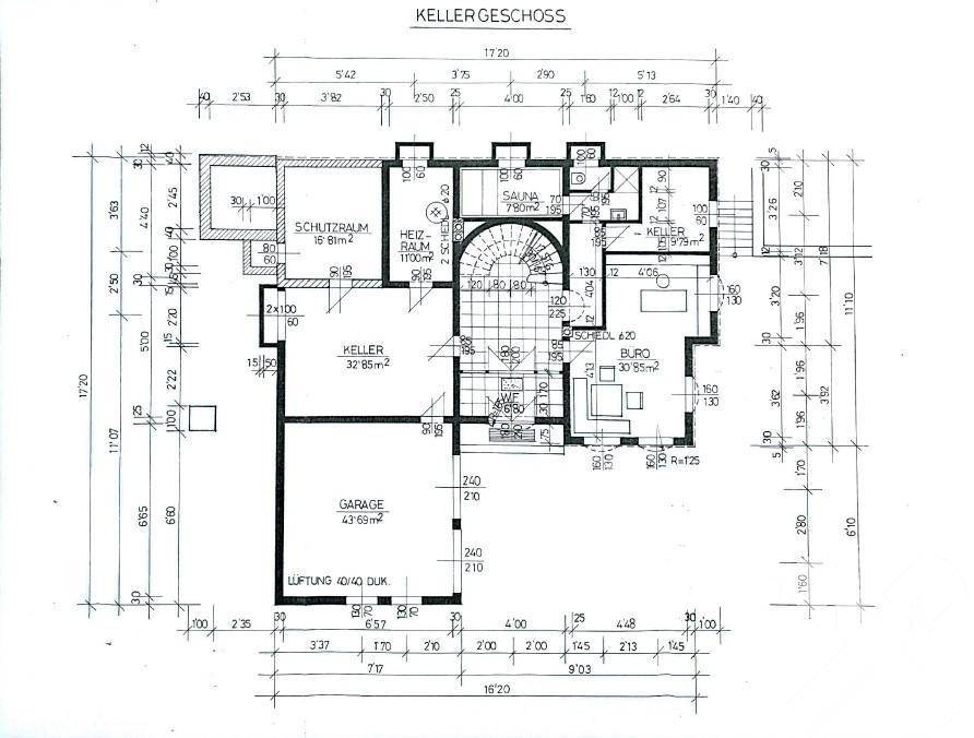 Grundriss des Kellergeschosses mit Garage, Kellerraum, Sauna und Schutzraum.