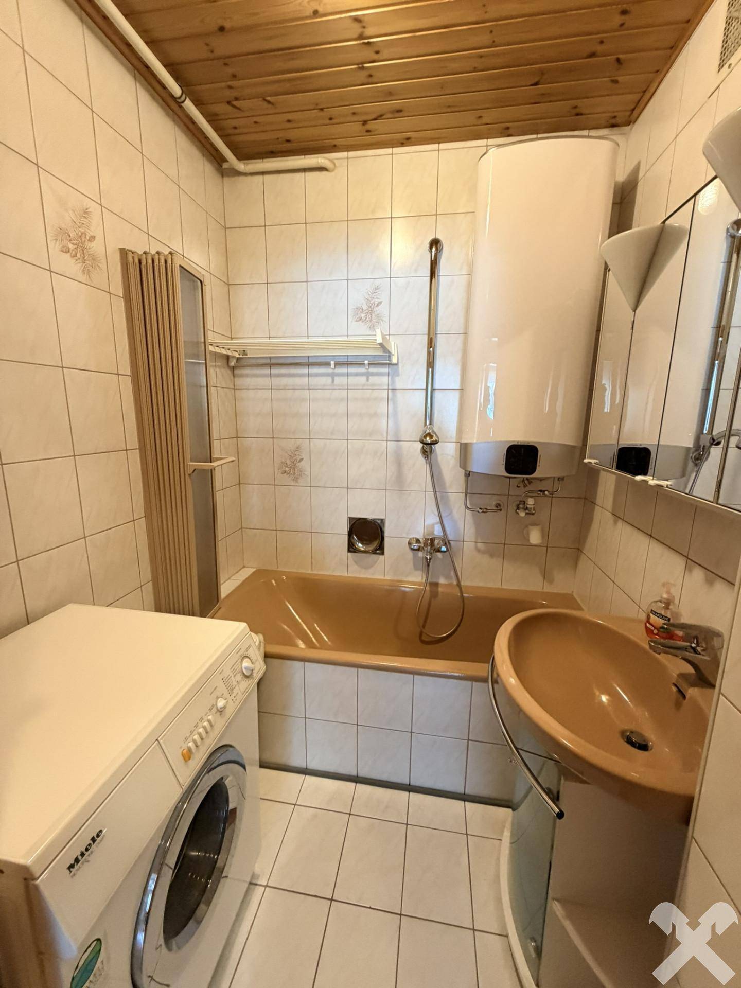 Badezimmer mit Wanne