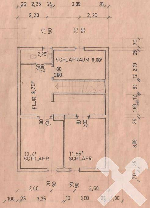 Grundrissplan des Obergeschosses mit mehreren Schlafzimmern und Flurbereich.