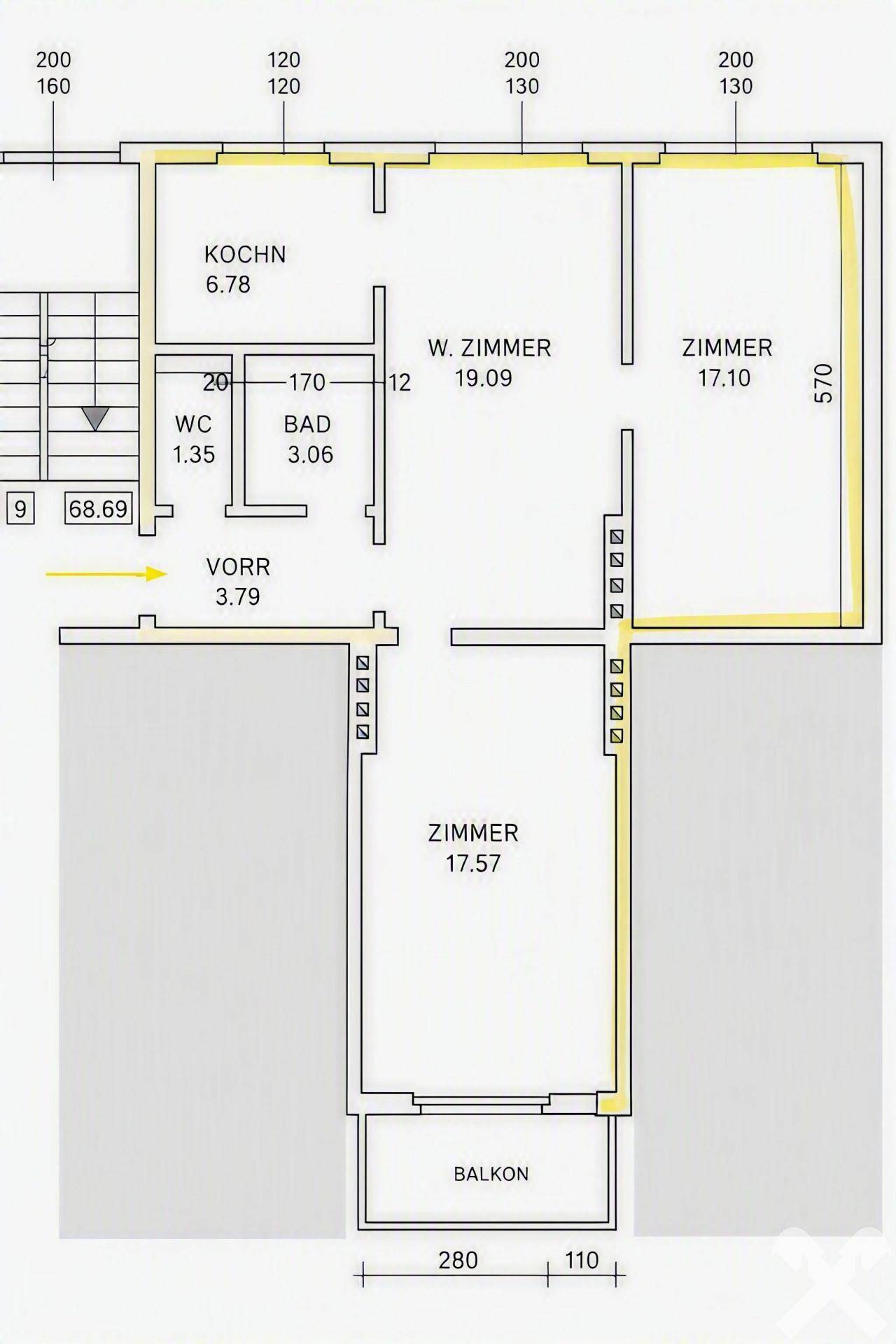 Grundriss der Wohnung mit Zimmern, Küche, Bad, WC und Balkon, inklusive Maßen.