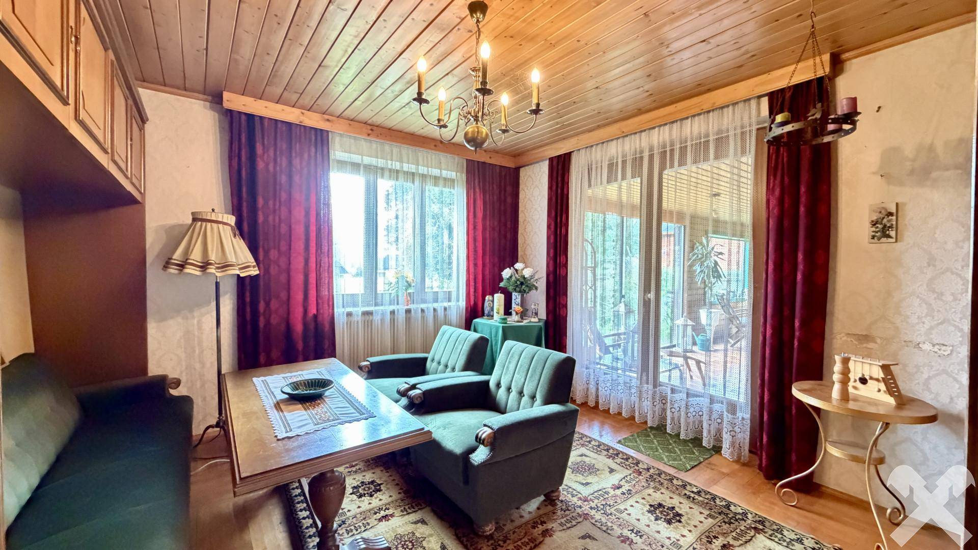 Wohnzimmer mit Zugang Wintergarten