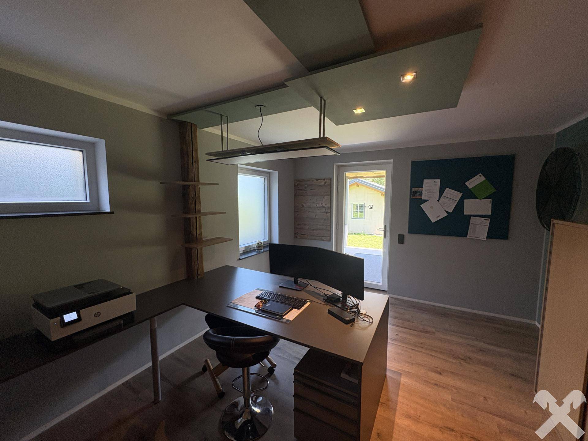 Büro KG