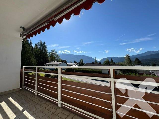 Balkon mit teilweisen Grimmingblick